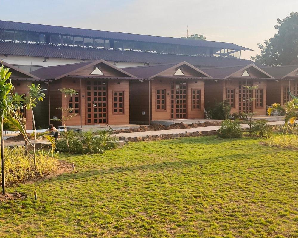 Nirvana Resort And Restaurant Garudeshwar Zewnętrze zdjęcie